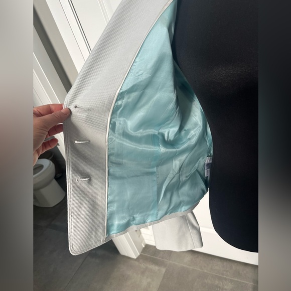 Ann Taylor three button blazer size 8 item 08-03 - Picture 9 of 12